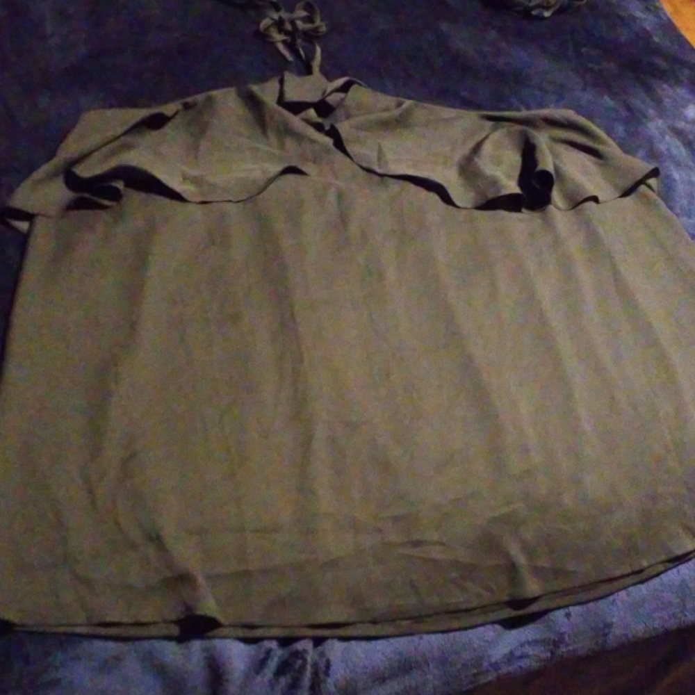 🖤🖤BLACK TORRID HALTER TIE TOP SIZE 4